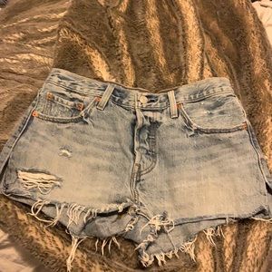 Vintage Levi’s 501 medium wash